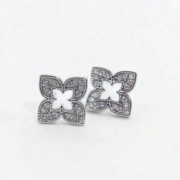 Diamond flower earrings M804 - Picture 1 of 5